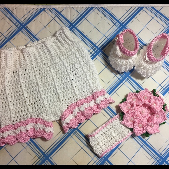 Beautiful baby crochet set - Picture 3 of 4